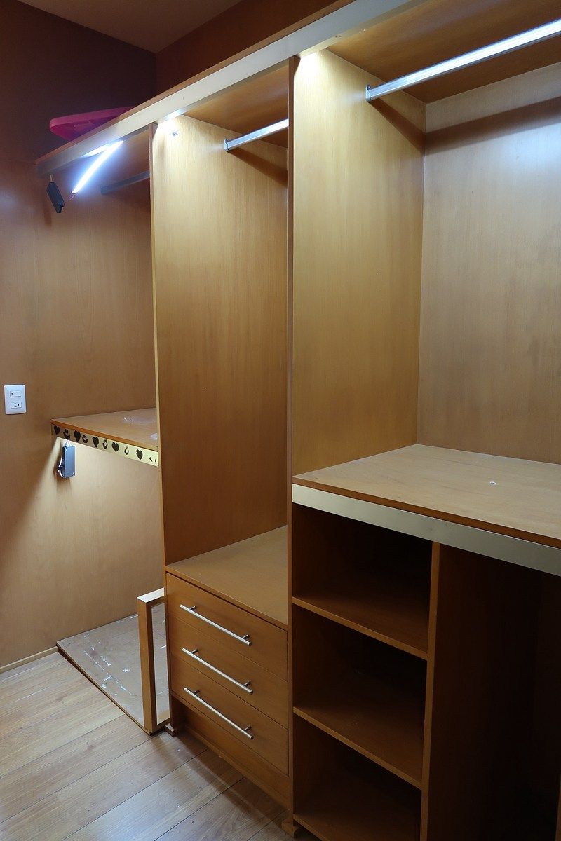 17 de 35: Vestidor 2