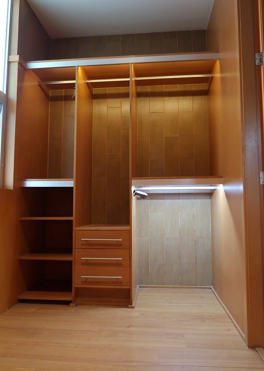 23 de 35: Vestidor 1