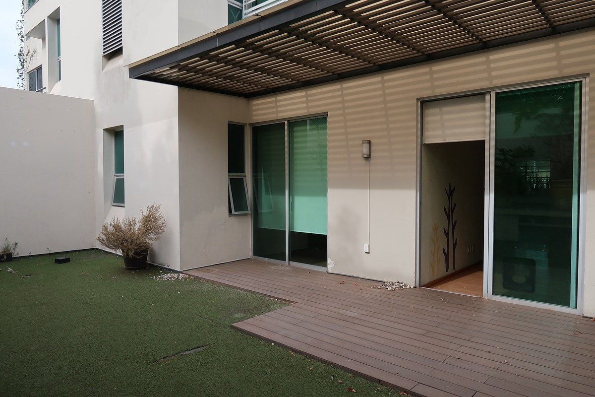 33 de 35: Patio Grande