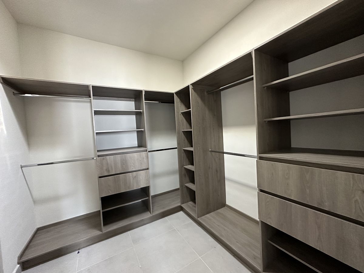 6 de 18: vestidor recámara secundaria