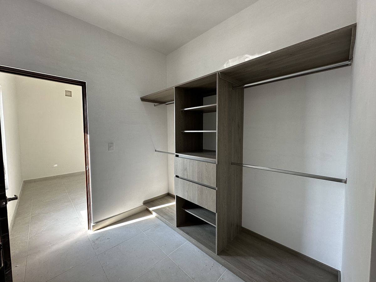 10 de 18: vestidor recámara secundaria