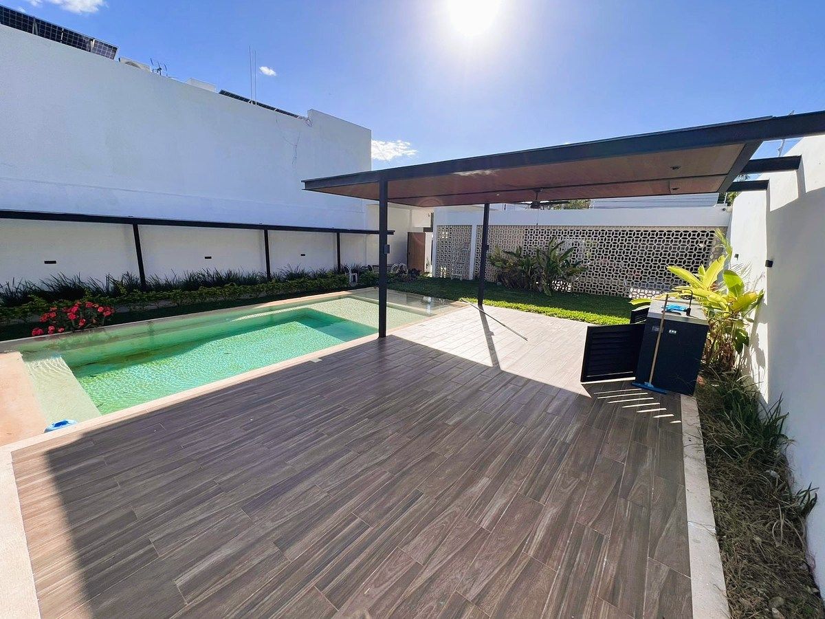 7 of 45: Terraza/Alberca/Área Social