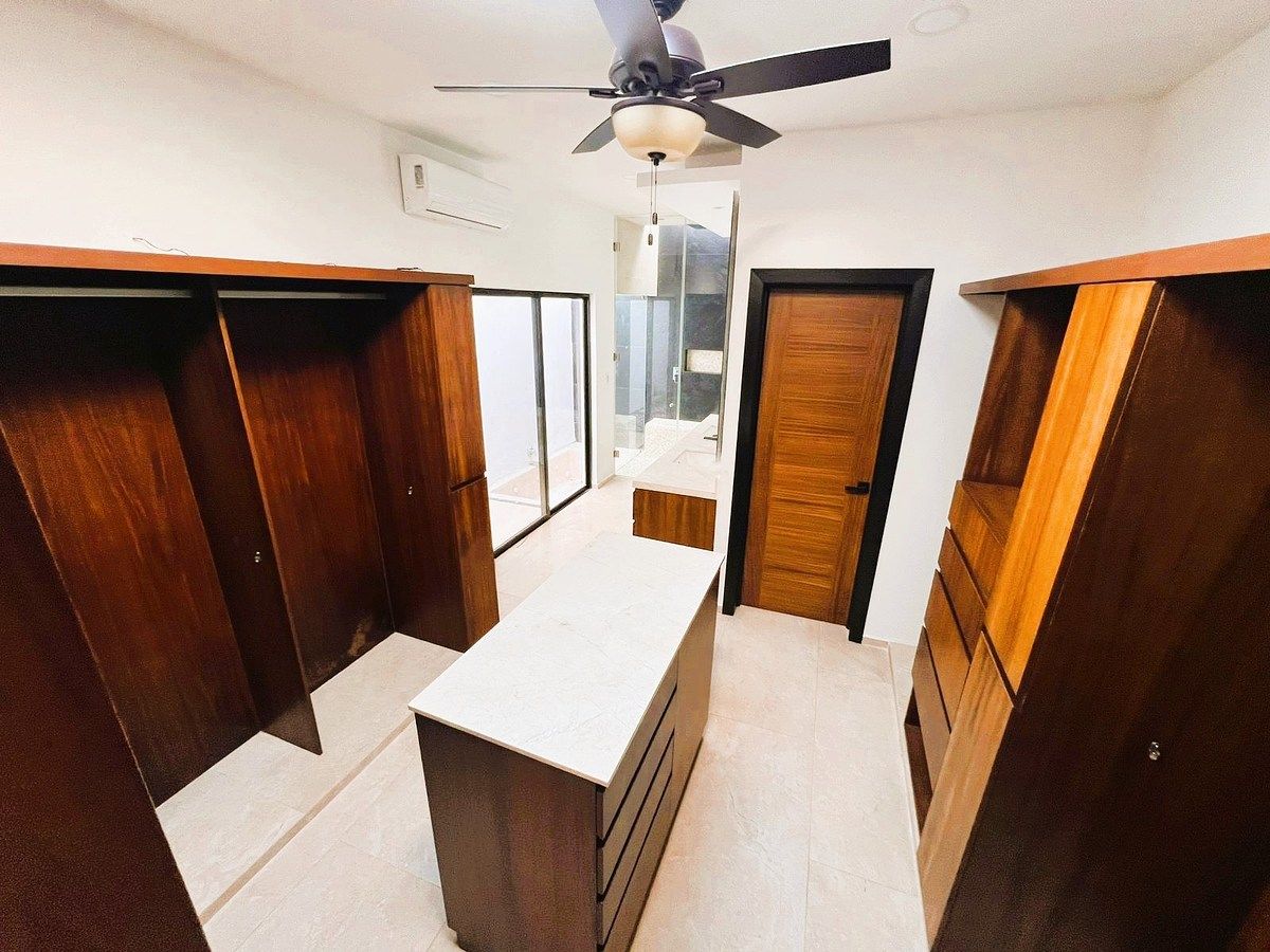 26 of 45: Vestidor/Rec. Principal