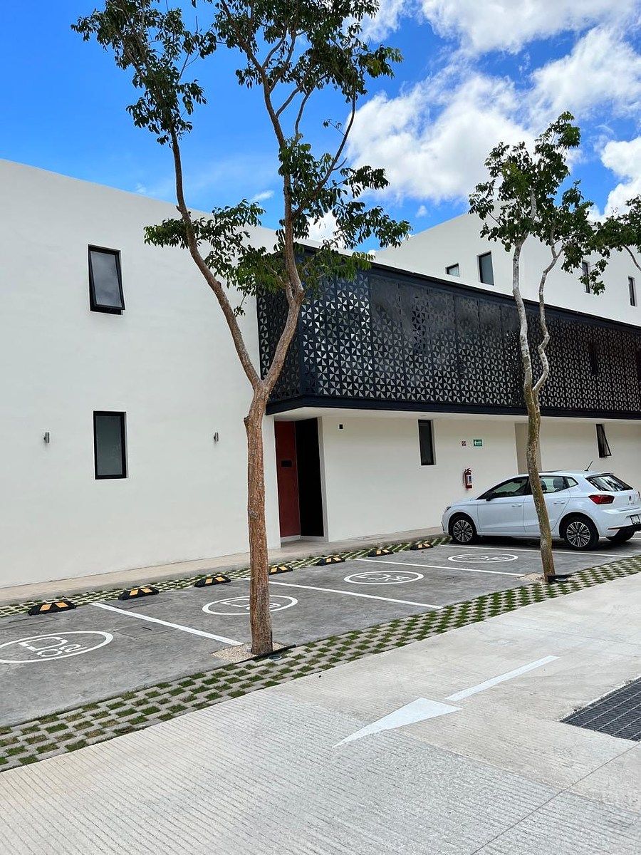 2 de 16: estacionamiento