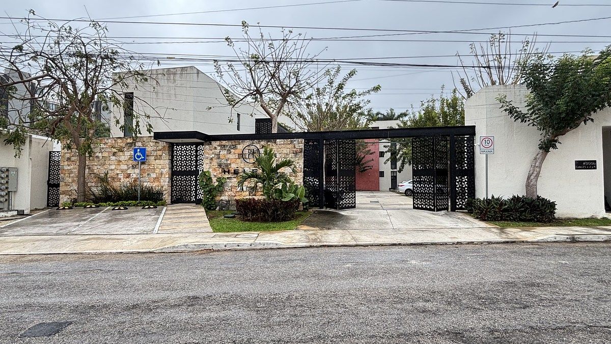 1 de 16: Fachada del desarrollo