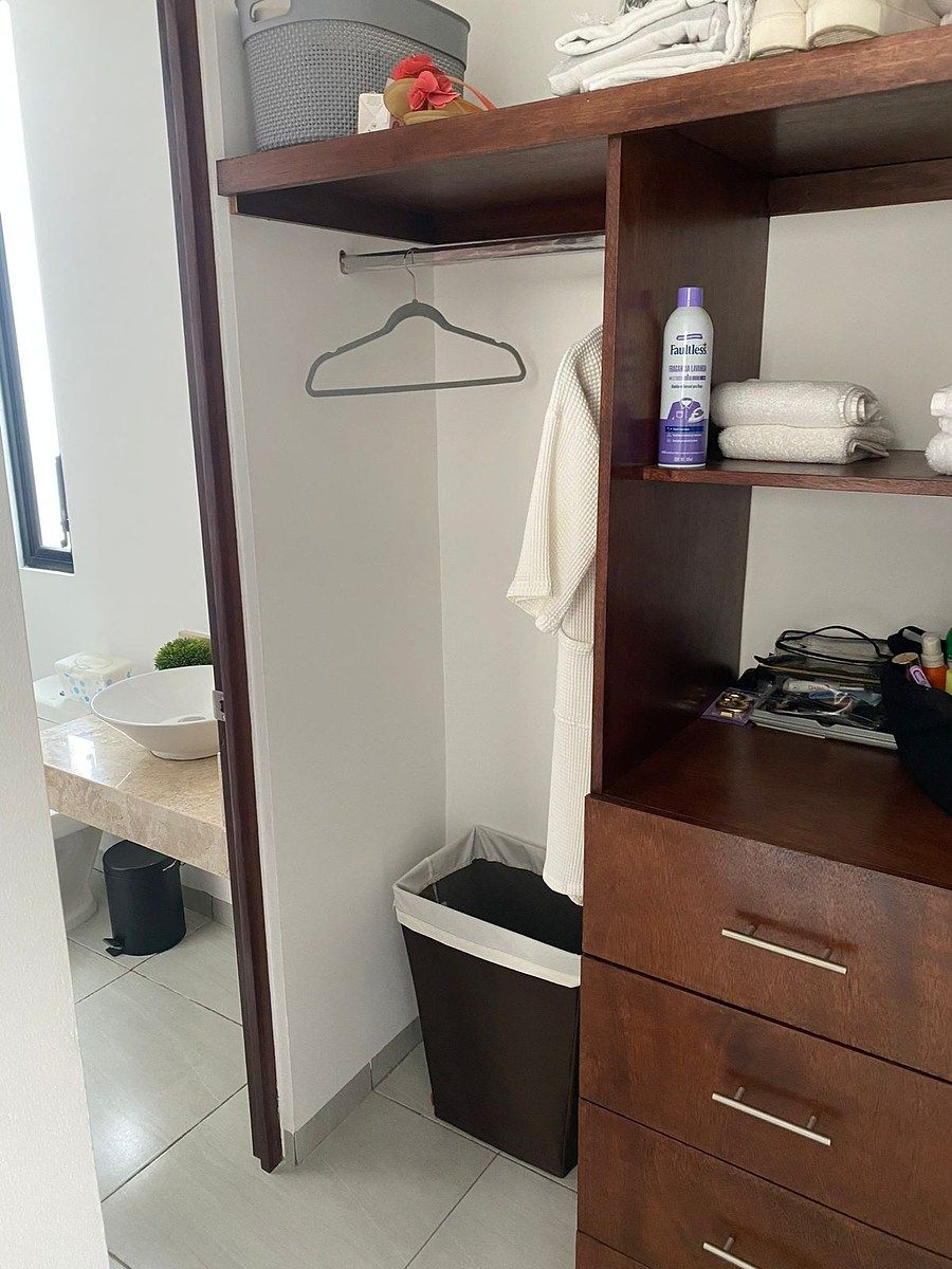7 de 12: Baño y Closet Vestidor
