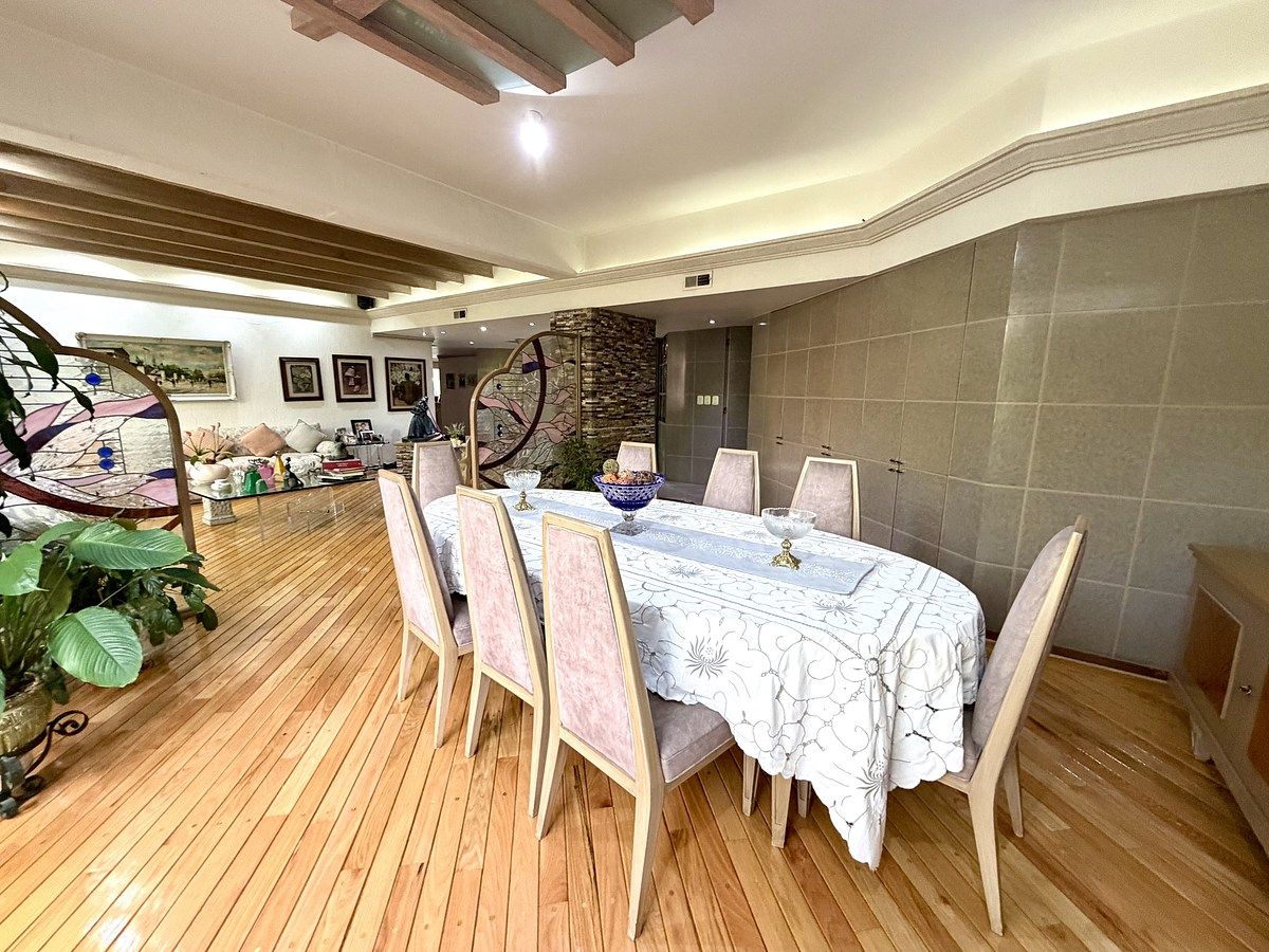 7 de 27: Estancia con área de guardado