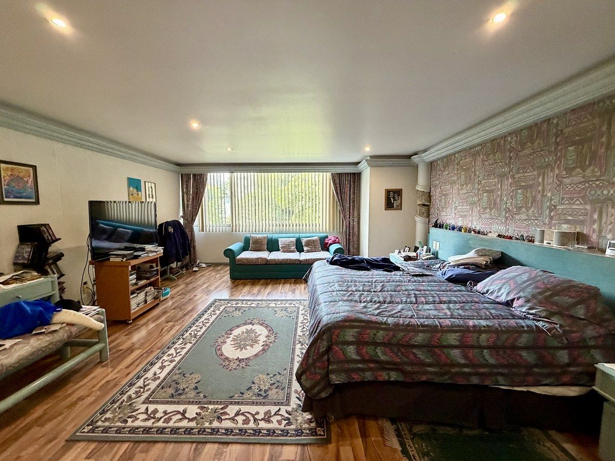 14 de 27: Recámara principal con gran vestidor