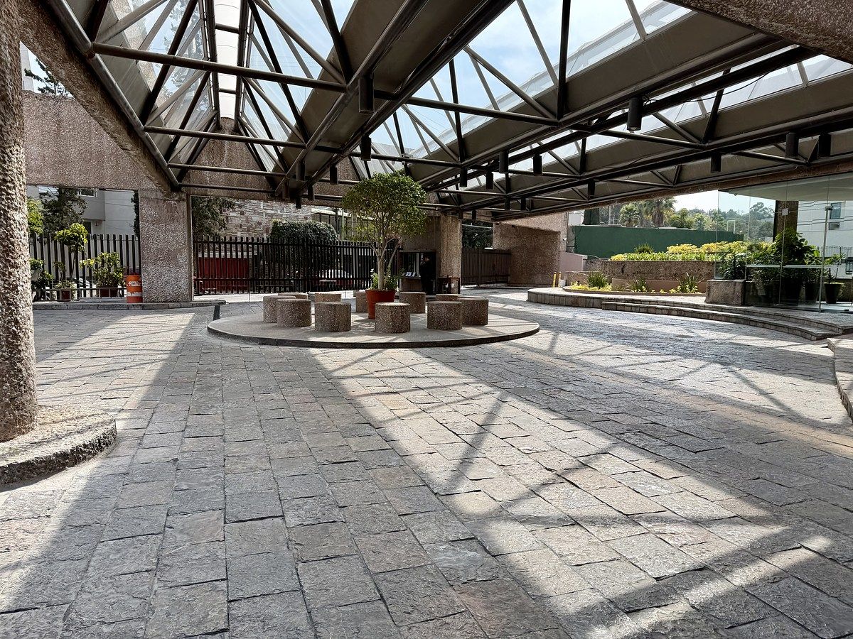 27 de 27: Entrada del edificio