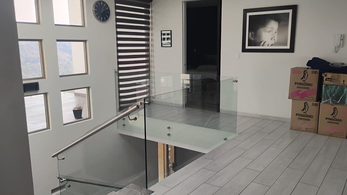 11 de 50: pasillo planta alta