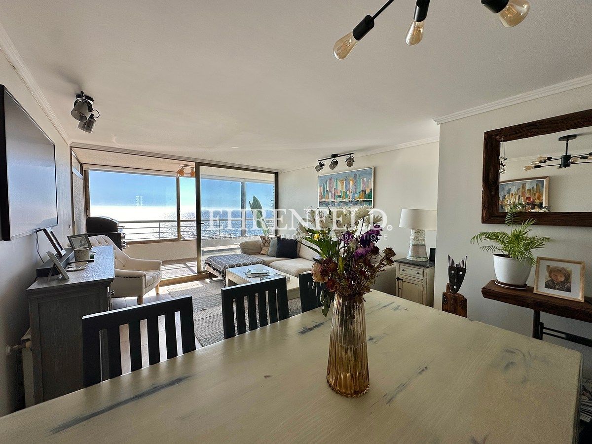 5 de 32: Living y comedor.