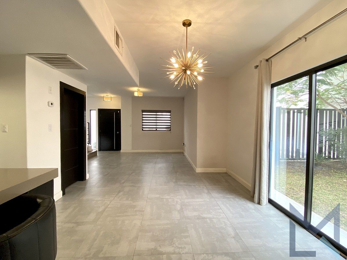 16 de 33: Comedor-Sala