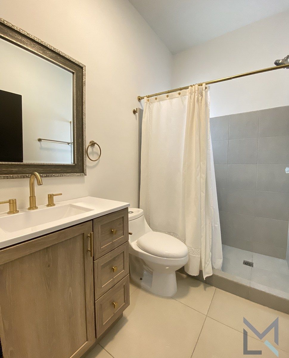 22 de 33: Baño recámara principal