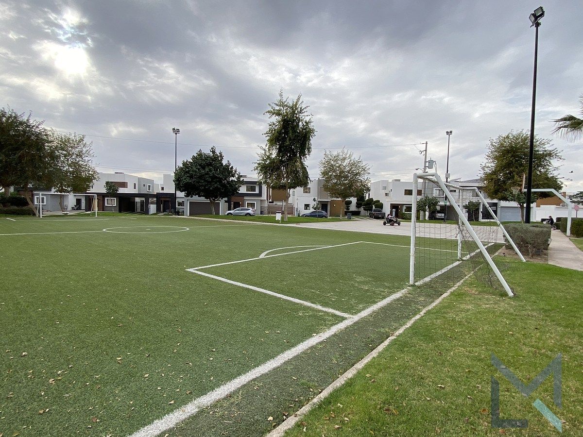 31 de 33: Cancha de futbol