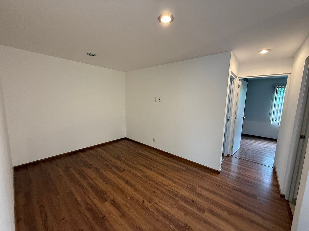 12 de 31: Cuarto de TV