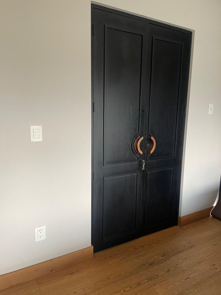 10 of 39: Finos acabados en madera