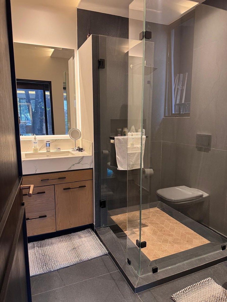 27 of 39: Baño de la Recamara 4