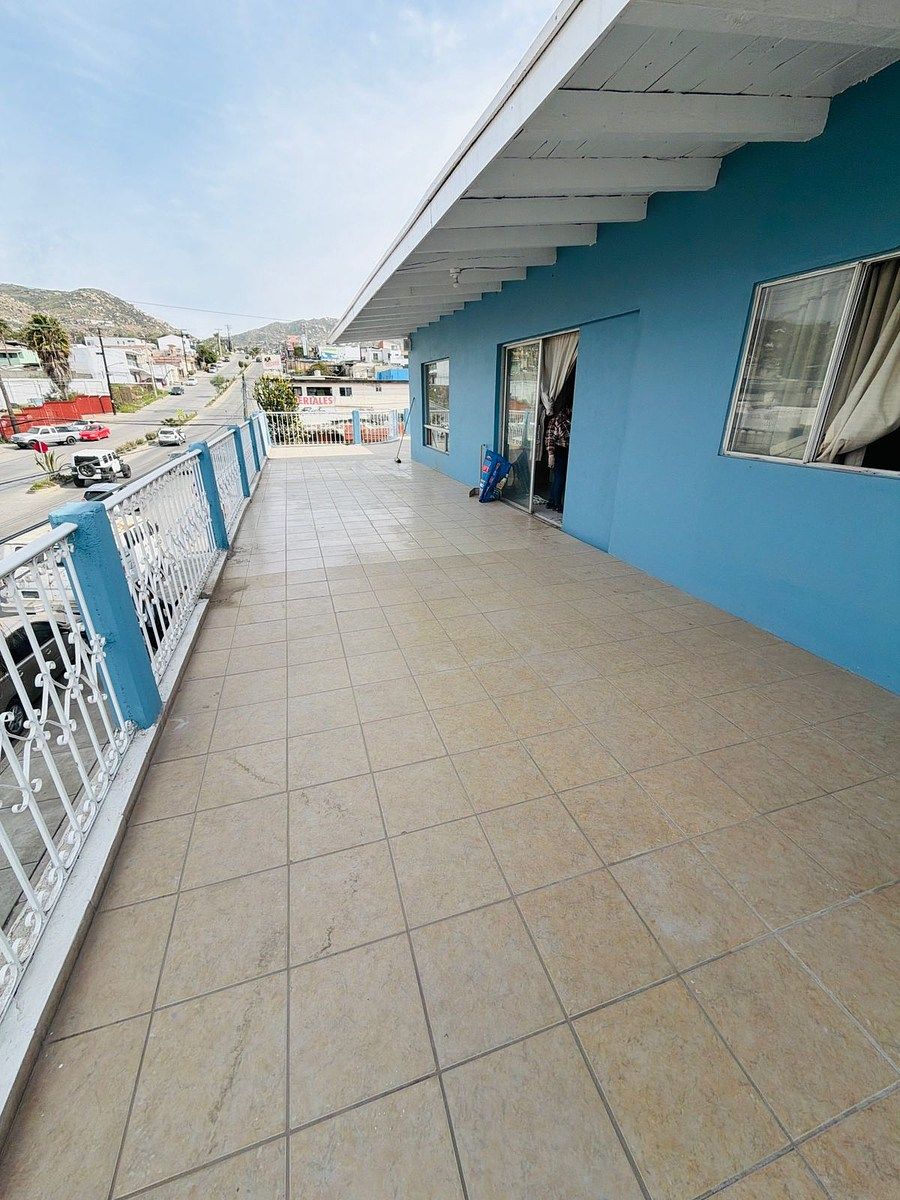 10 of 31: Balcon 2da. planta