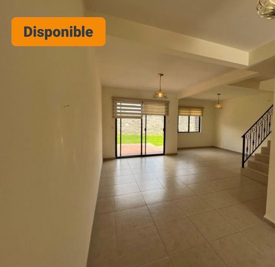 15 of 30: Sala-comedor