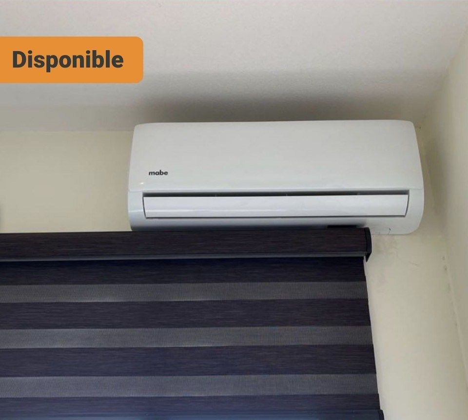 20 of 30: Aires acondicionado y persianas