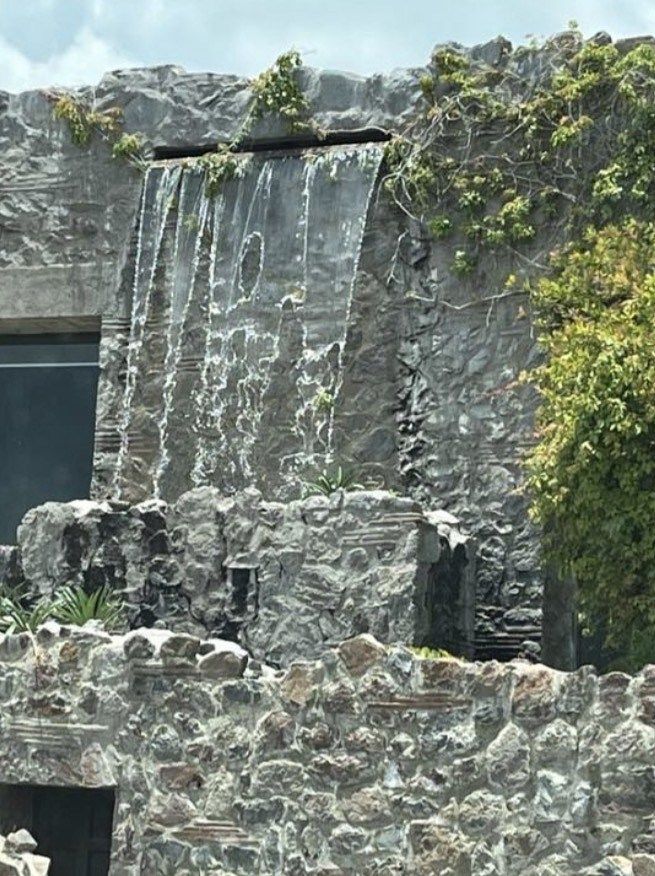 21 of 30: detalle entrada al fraccionamiento