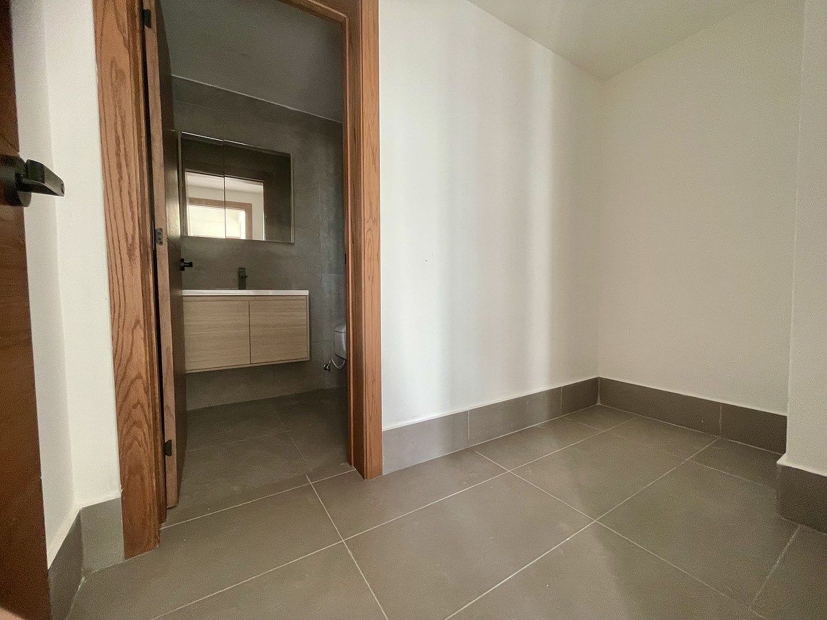 10 de 10: Walk-in closet y luego baño