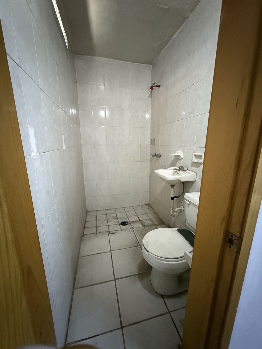 10 de 24: BAÑO COMPLETO