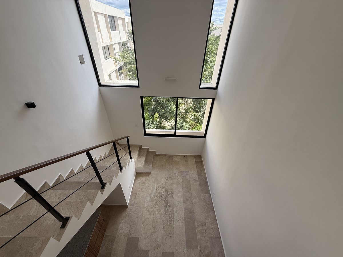 16 de 21: Vista desde recamara (doble altura)