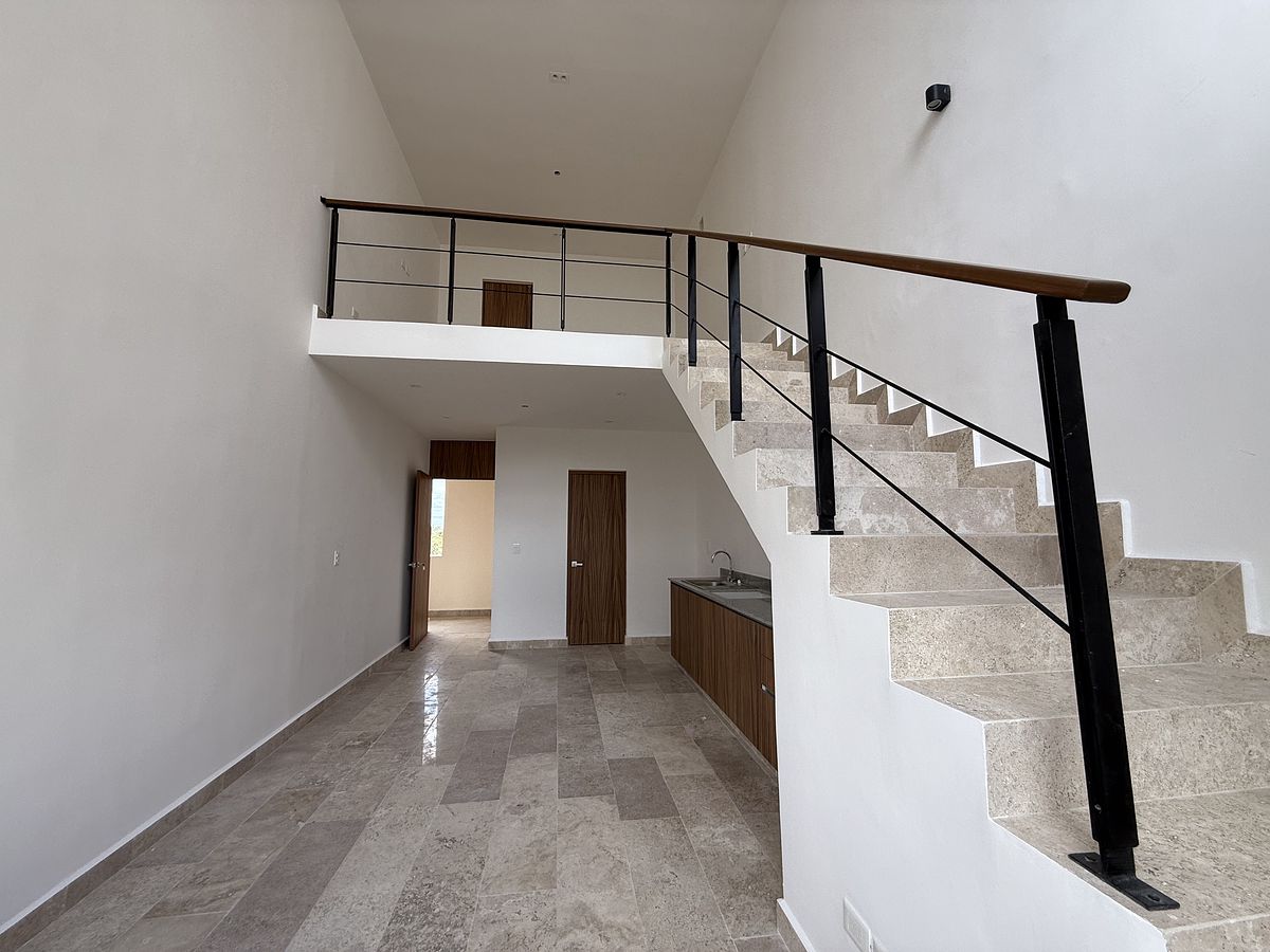 15 de 21: Escaleras hacia doble nivel