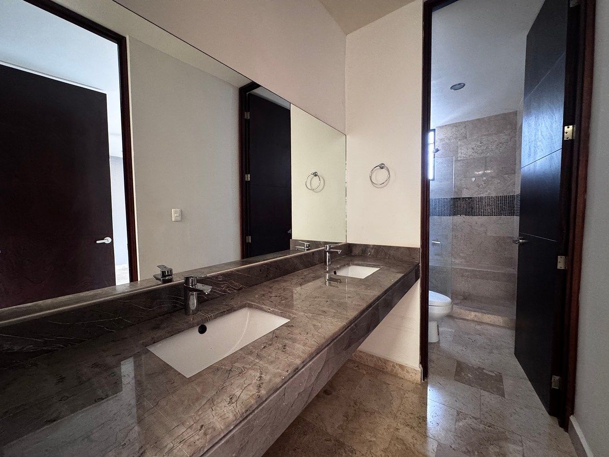 18 de 23: Baño