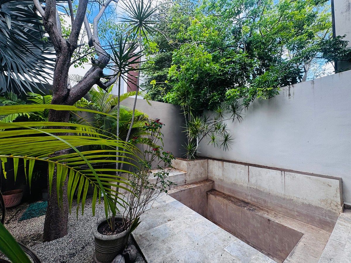 13 de 23: Piscina