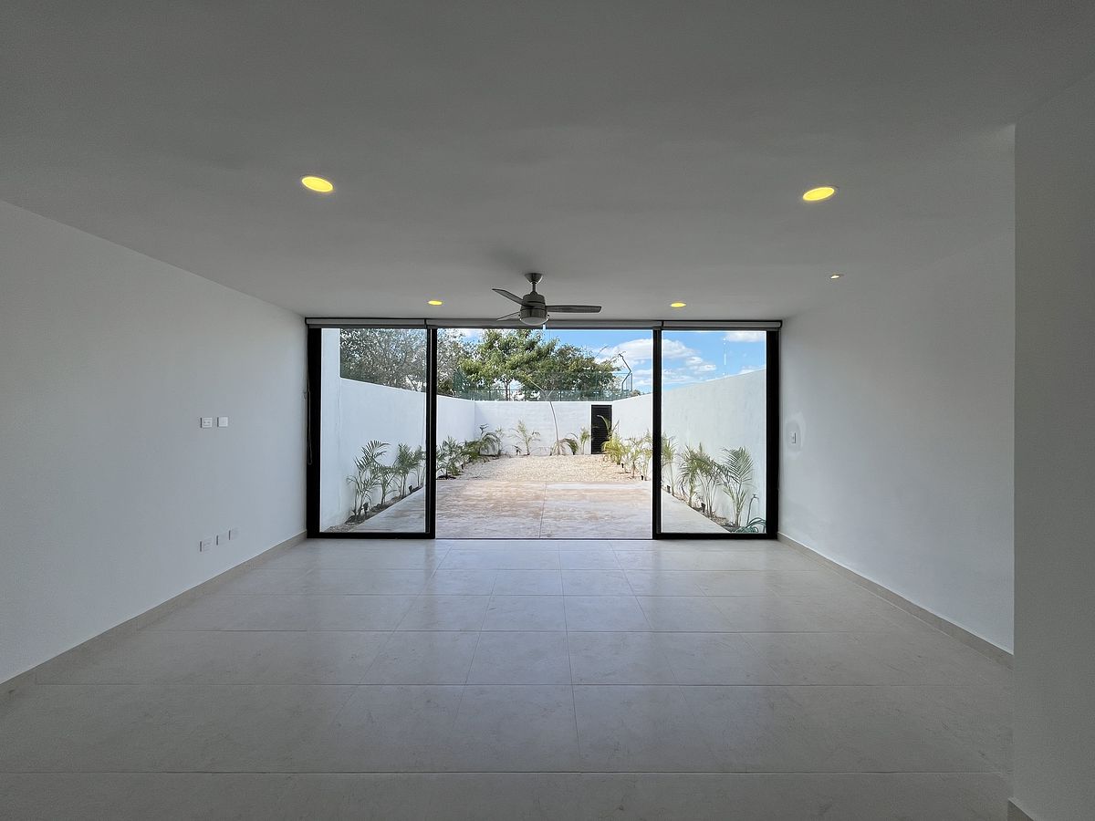 3 of 24: Sala-comedor