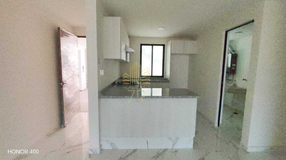 3 de 24: Cocina Integral / Cuarto de Lavado