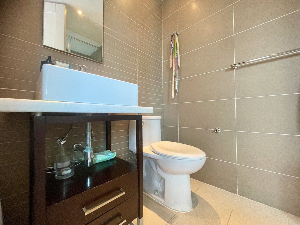 19 de 26: Baño secundario