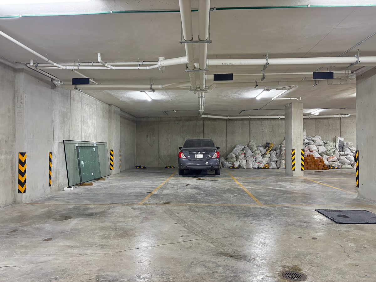 26 de 26: Cajones de estacionamiento (dos en fila)