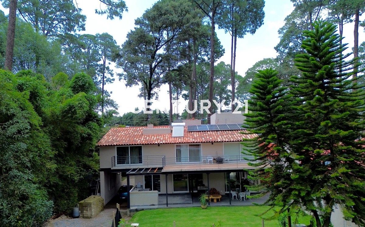 CASA EN VENTA EN AVÁNDARO, CERCA DEL CLUB DE GOLF, foto 1 de 18