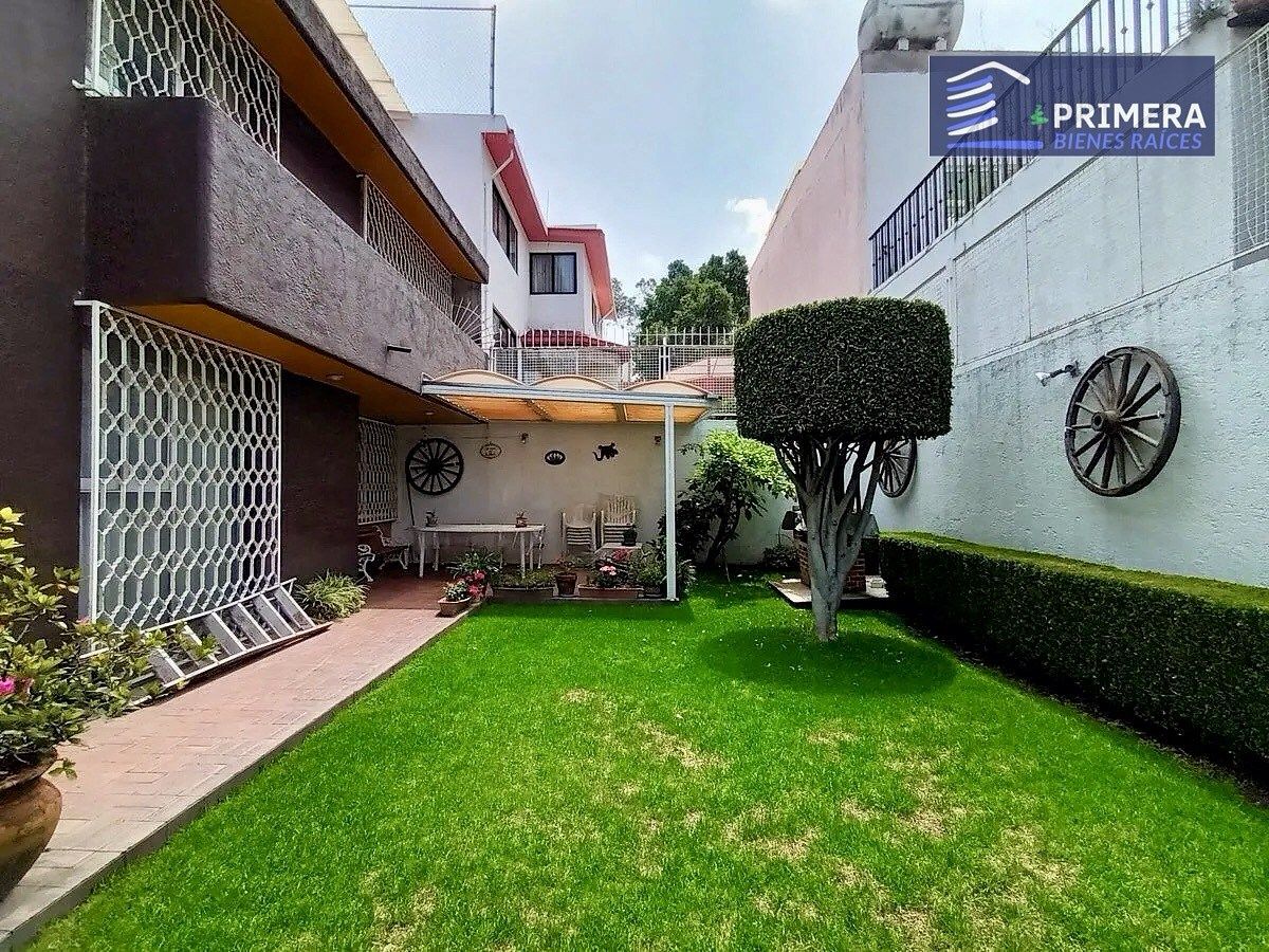 1 de 19: JARDÍN CON TERRAZA