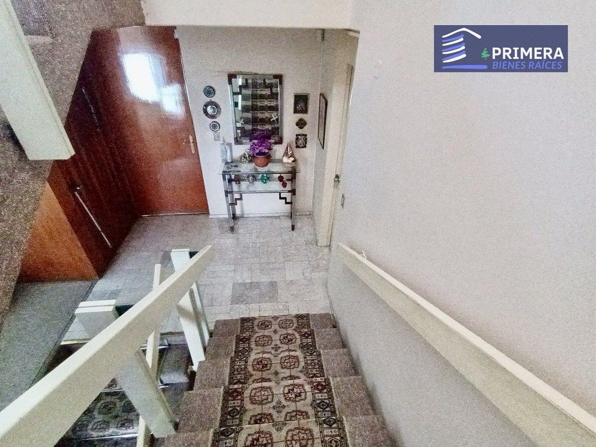 15 de 19: HALL DE ENTRADA VISTO DESDE EL PISO DE ARRIBA