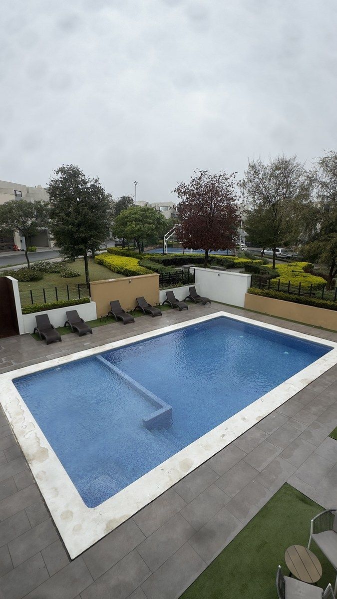 18 de 21: Alberca abierta