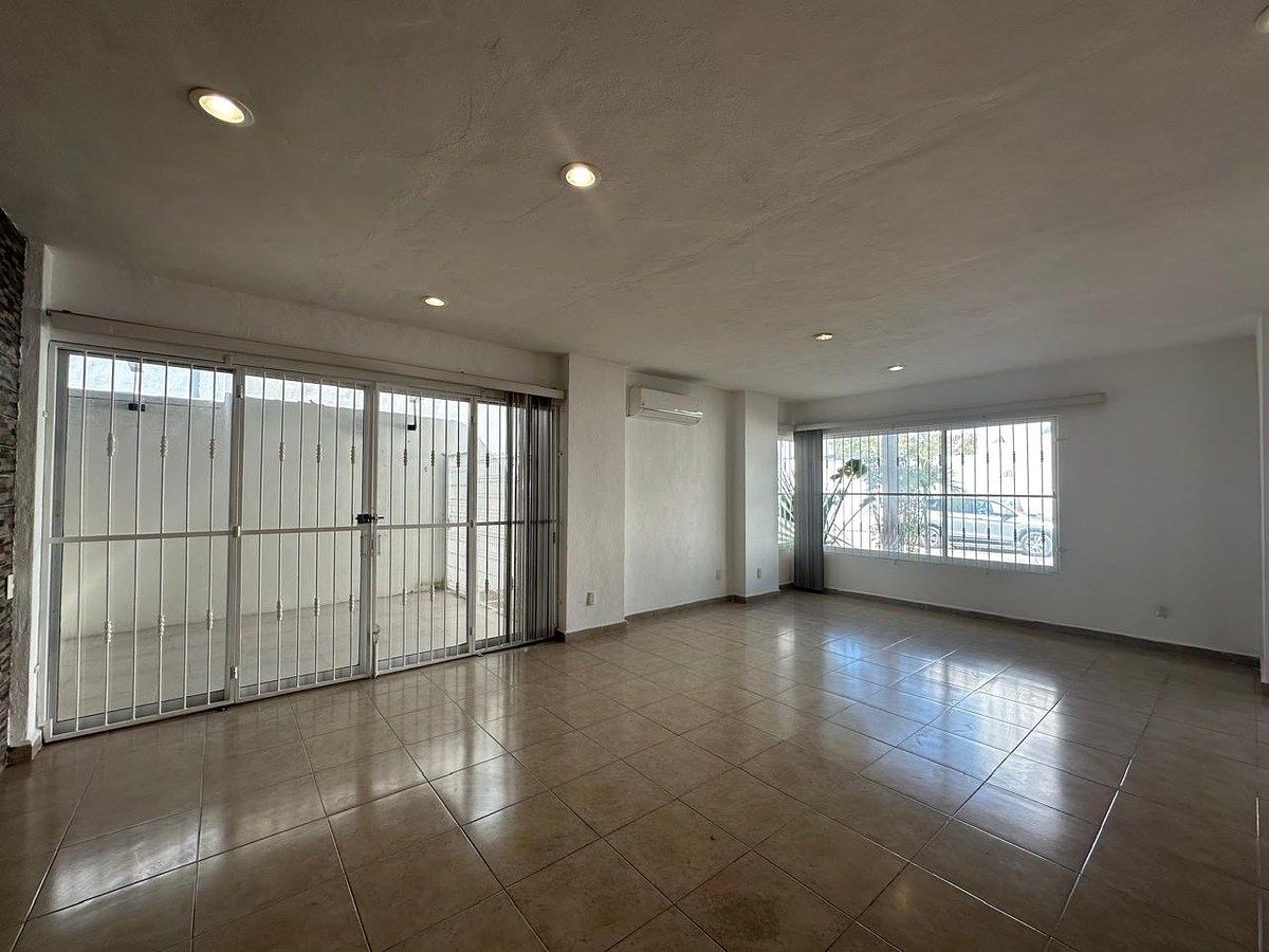 House in Gated Community in Residencial Las Palmas, Carmen, photo 4 of 20