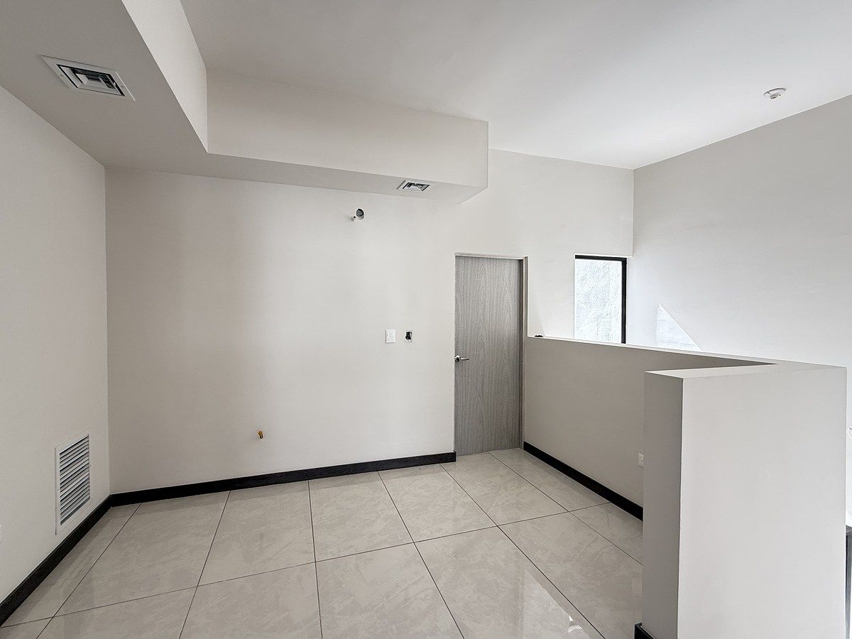 16 of 32: Estancia planta alta