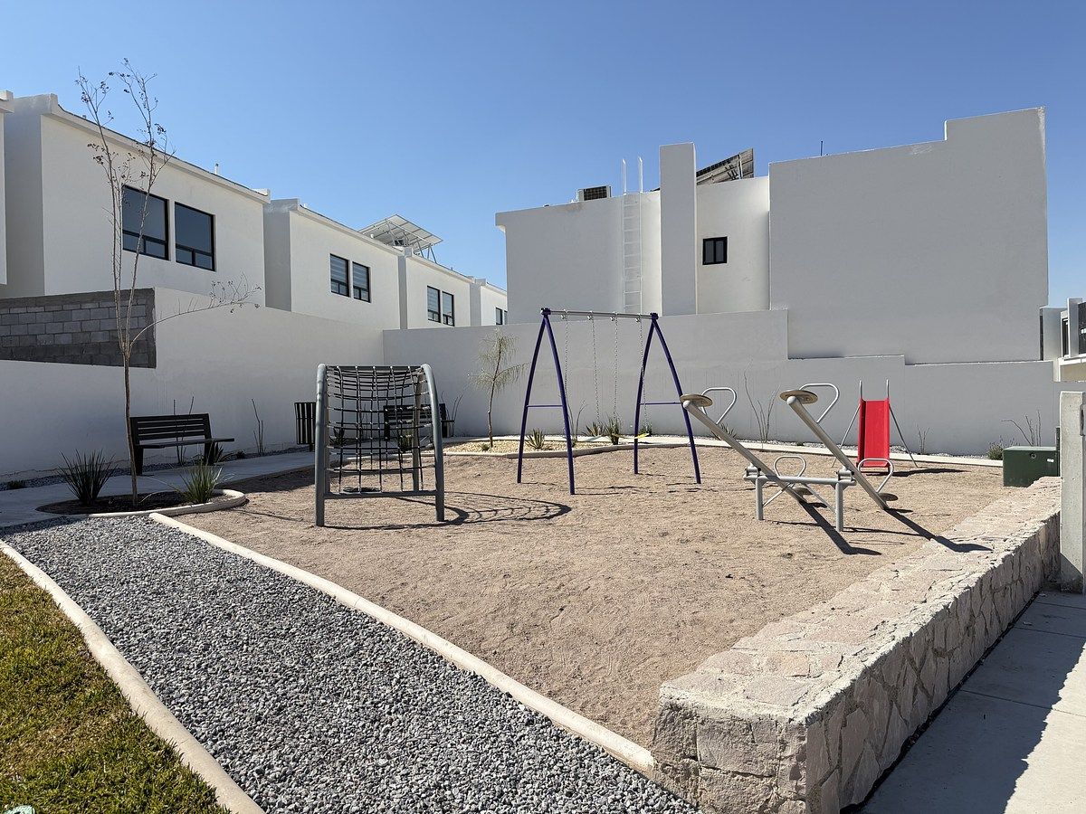 19 de 26: Juegos infantiles