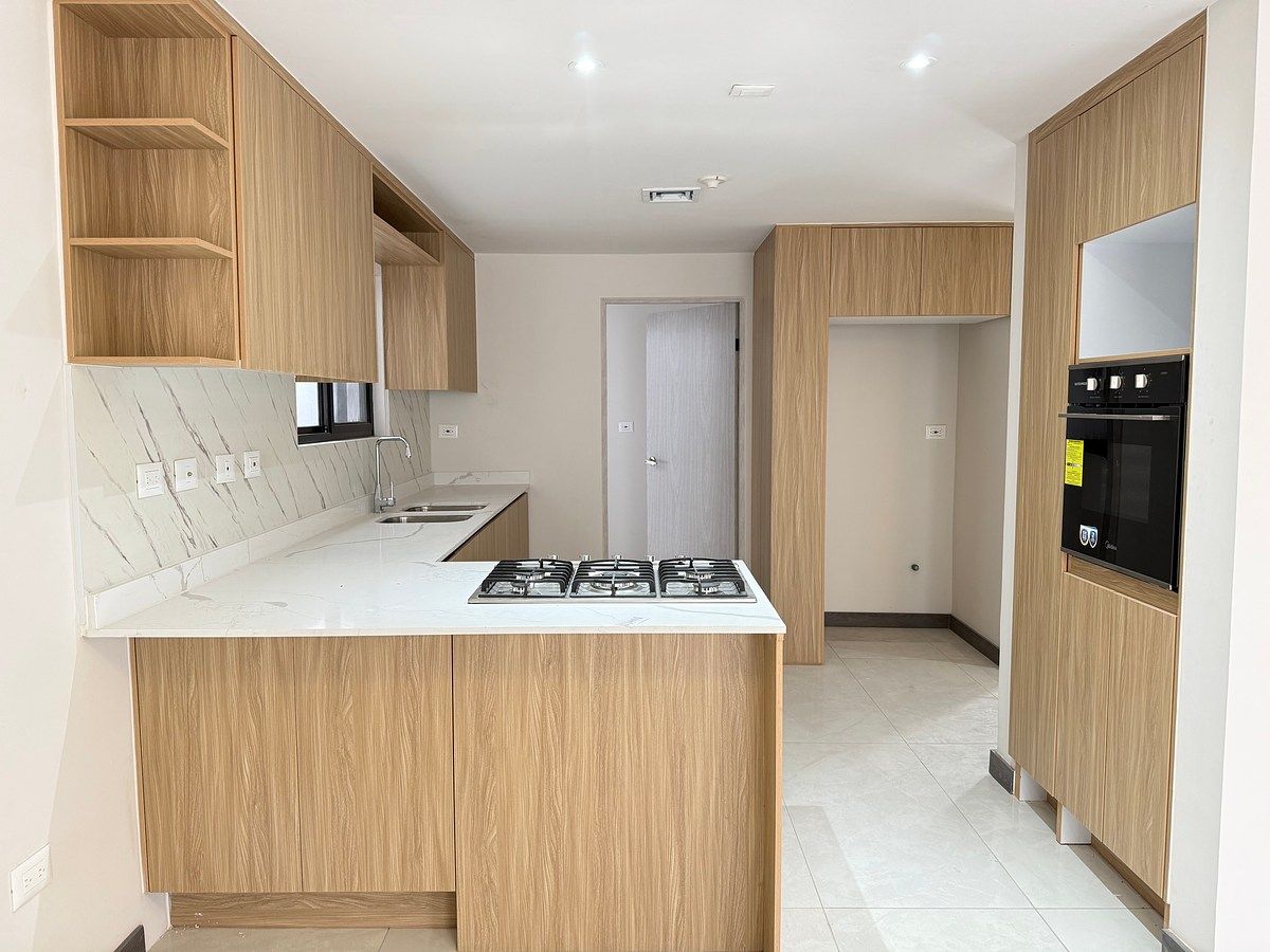 3 of 32: cocina vista frontal