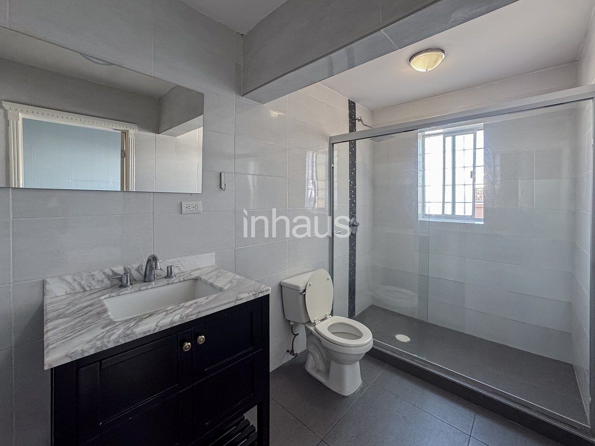 13 de 23: BAÑO COMPLETO 1