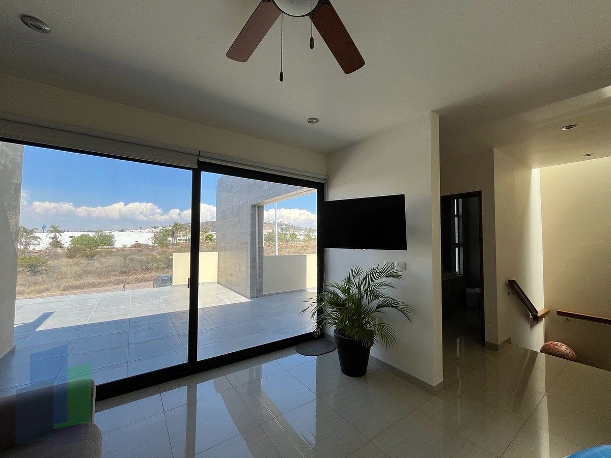 25 de 33: Sala de tv