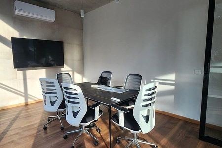 Oficina con 167m2 en planta baja