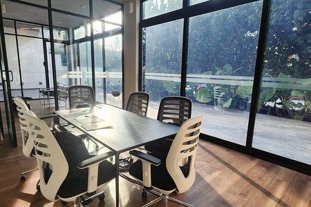 Oficina con 167m2 en planta baja