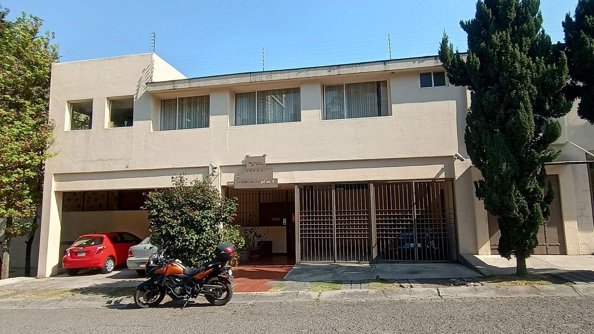 1 of 24: Entrada de Hda. del Vergel