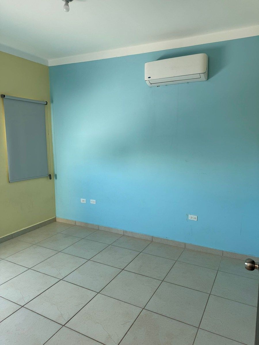 16 of 18: Habitación 2