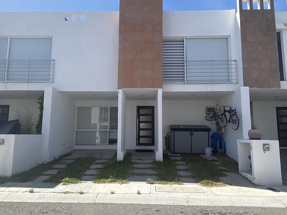 SALE | HOUSE IN ZIBATA IN FRONT OF HEB - foto 2